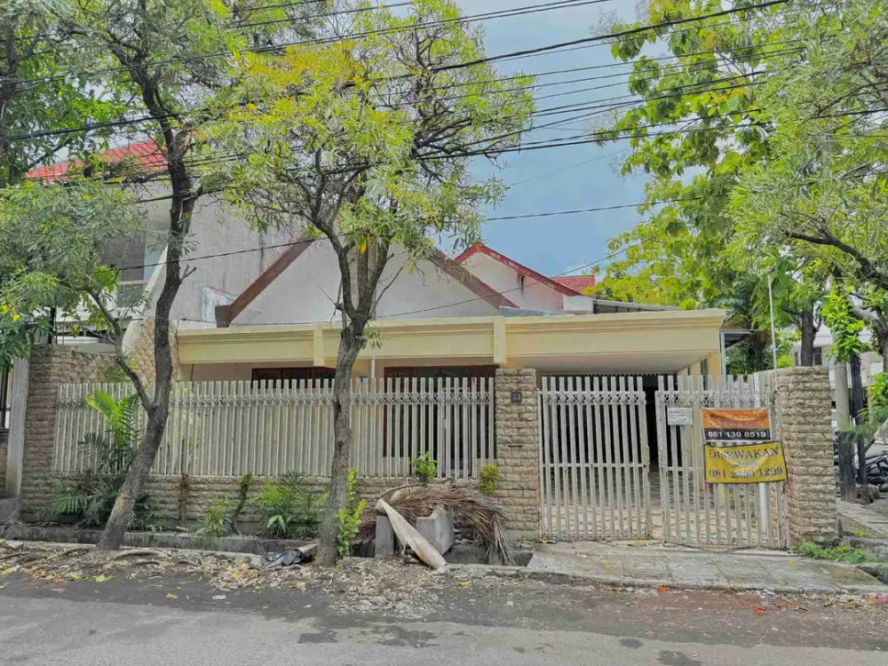 Disewakan Rumah 2 lantai di Tengah Kota Surabaya