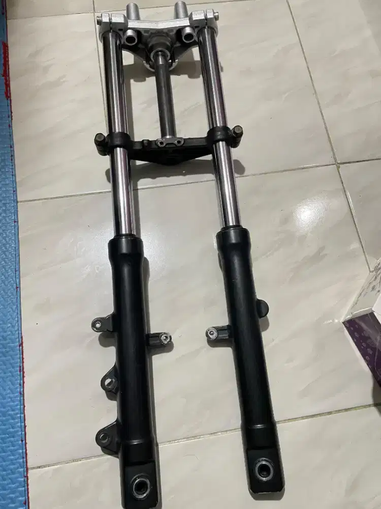 Shock ORI depan new Vixion