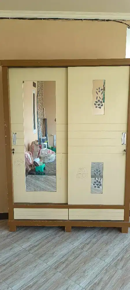 Lemari baju, buffet tv, kasur