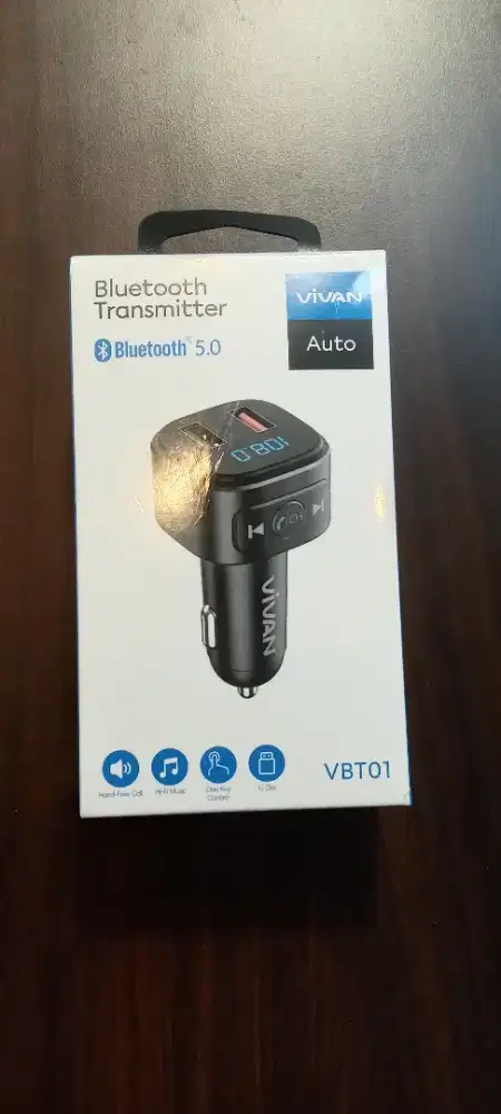 Vivan VBT01 Car Charger Bluetooth Transmitter 18W USB Music Player