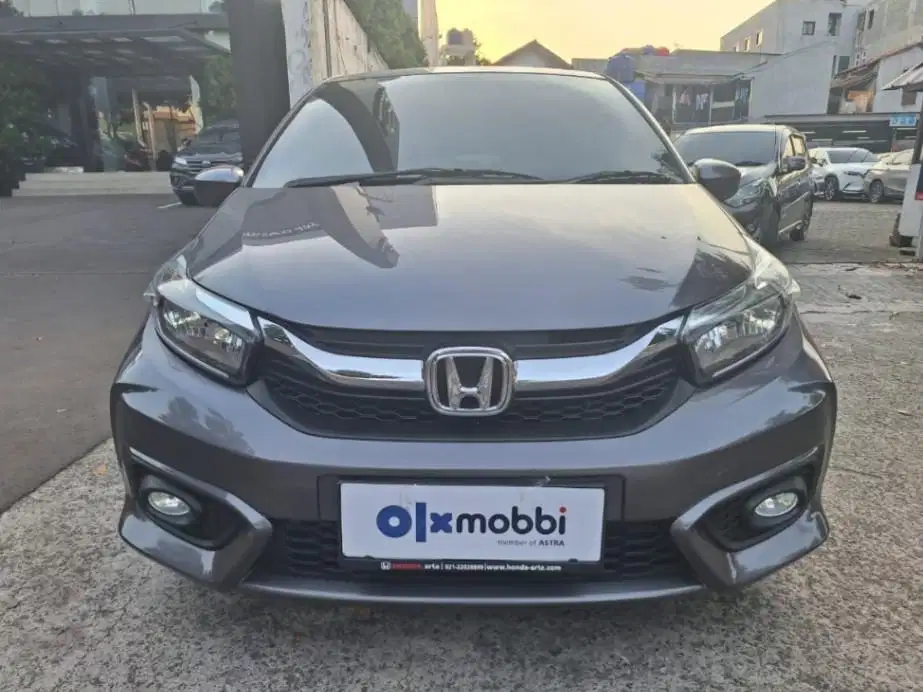DP MURAH Honda Brio Satya 1.2 E Bensin-MT 2022 Abu-Abu CDFUB