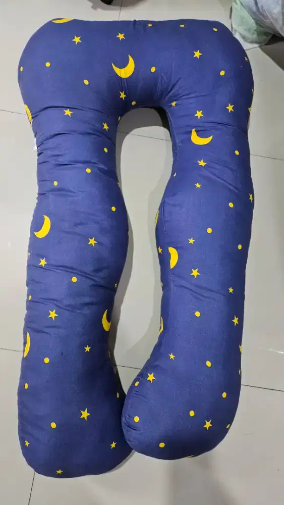 Bantal hamil tidur dipakai sebentar