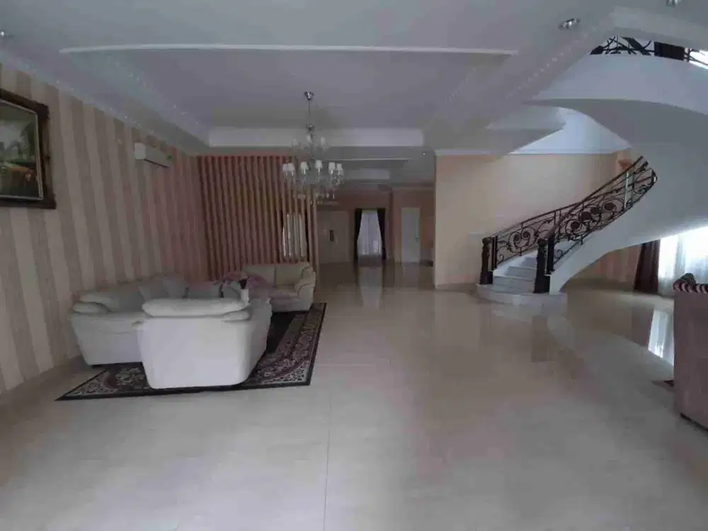 DIJUAL RUMAH MEWAH 2 LANTAI DAN SIAP HUNI DI TEBET TIMUR DALAM RAYA!