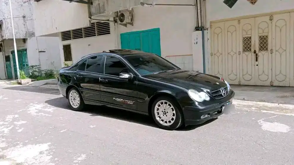 Mercedes-Benz C240 2002 Bensin