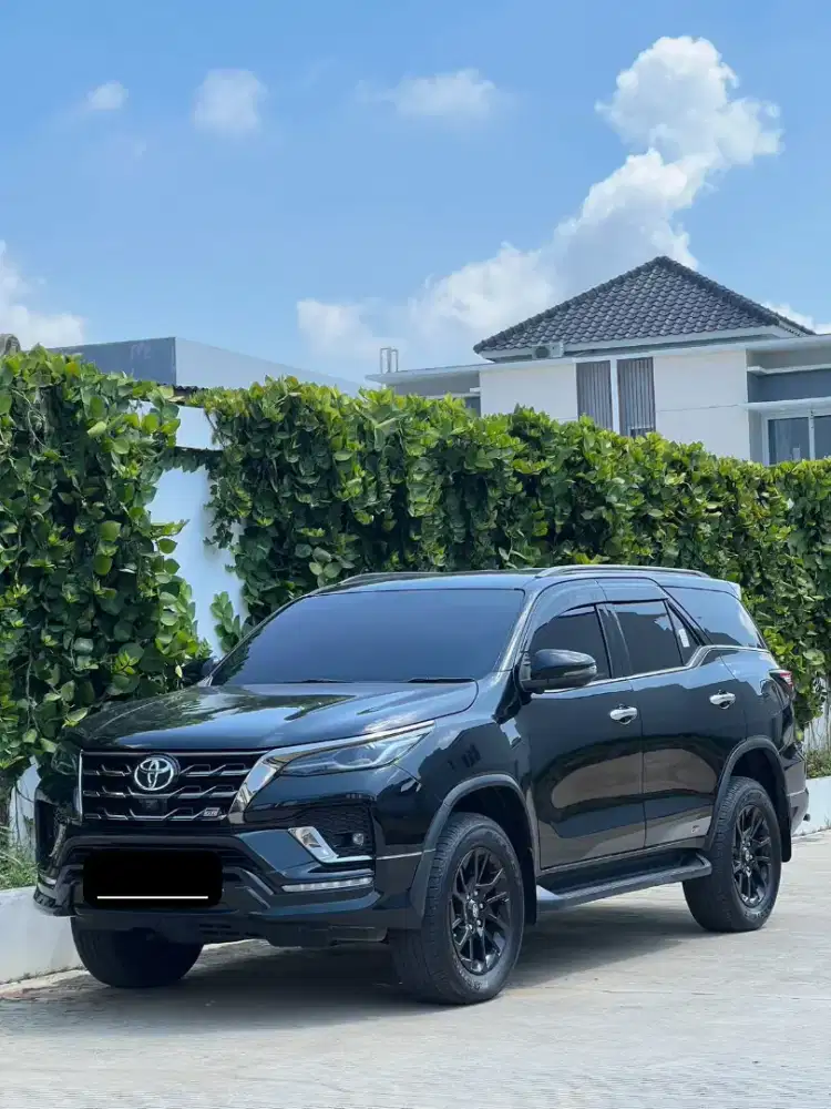 [Km 20 ribu ] Fortuner 2.8 GR Sport AT 2023