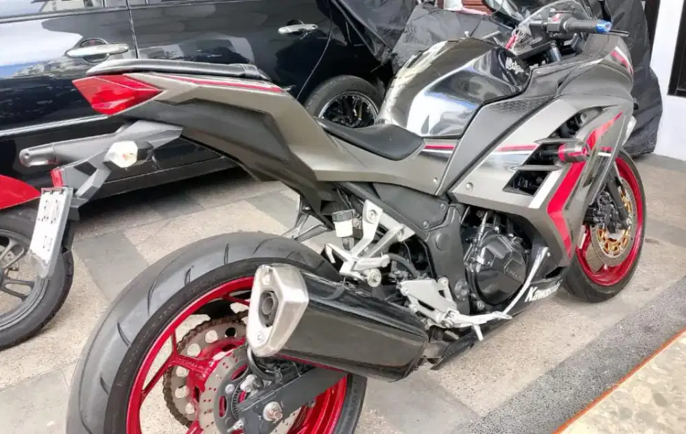 Kawasaki ninja EX250M lengkap Mulus siap pakai nyala semua