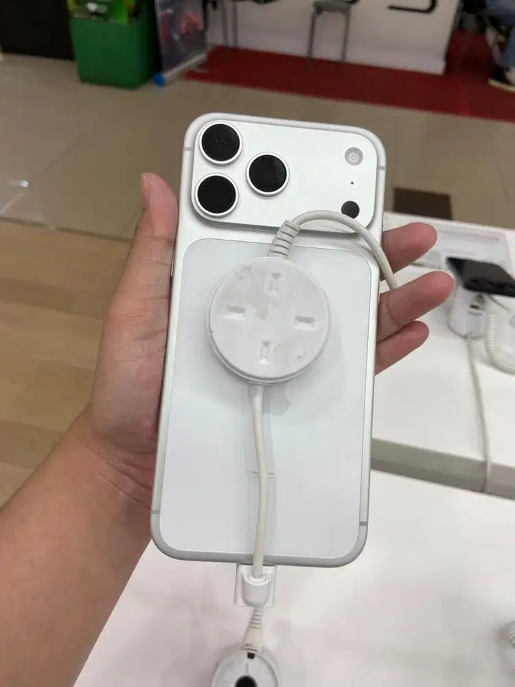 iphone 17 256GB silver