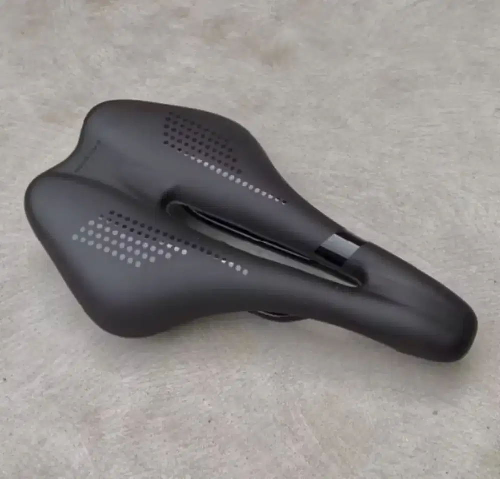 Sadel Jok Sepeda Strummer SD-8974 Bicycle Saddle with Hole