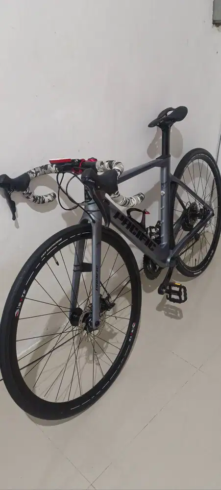 Di jual Road Bike carbon Primum 3.5 kondisi mulus,