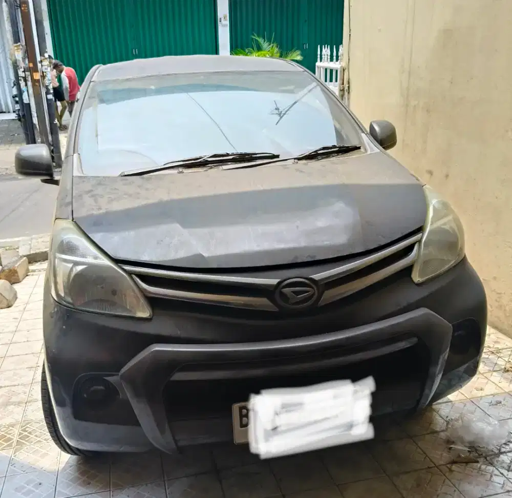 Daihatsu Xenia M 1000 cc 2013