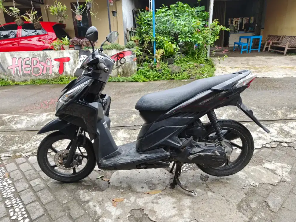 Vario techno tahun 2011 plat D bandung