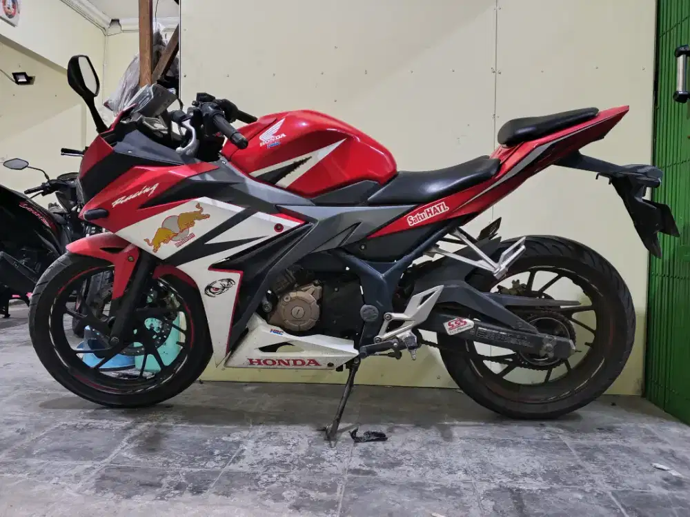 HONDA CBR150R 2016 MURAH