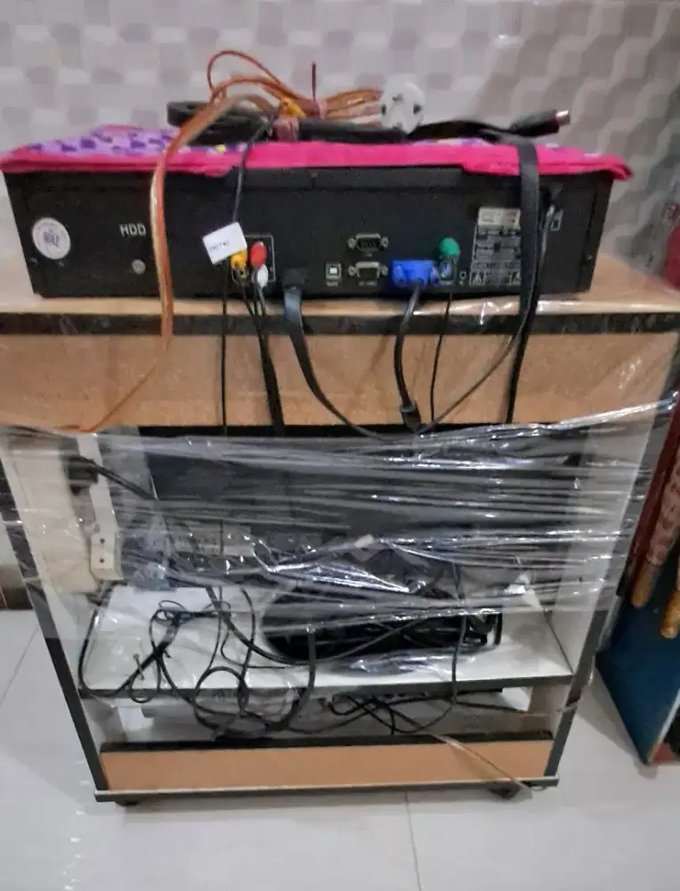 Karaoke + DVD Player JUMONG JM100
1 Set Lengkap