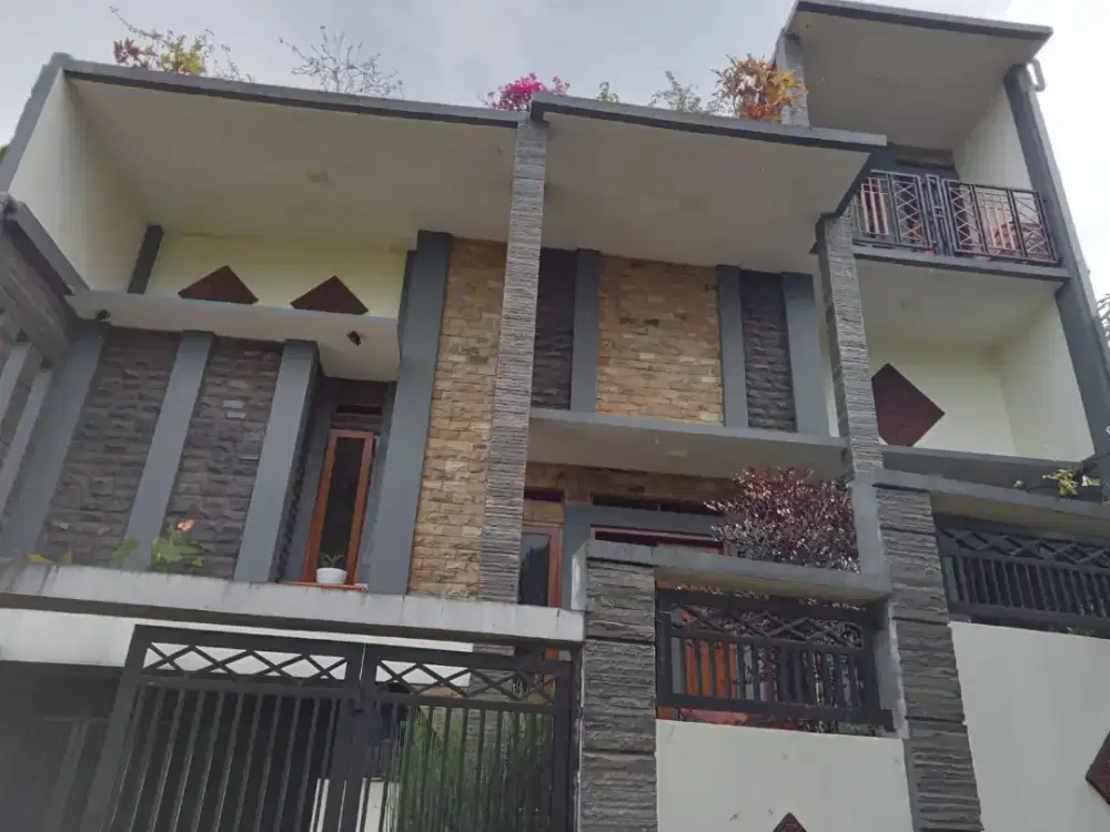 Rumah kokoh strategis dekat dengan kota cimahi,supermarket