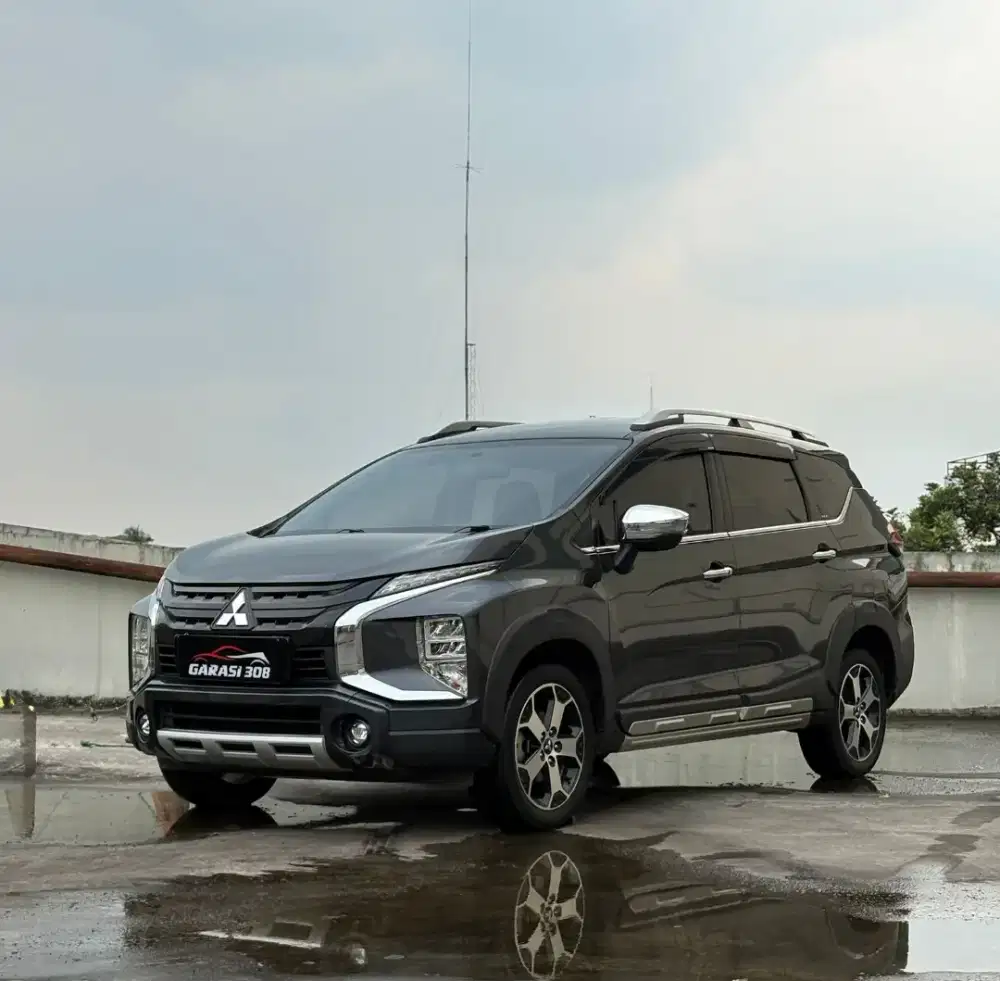Mitsubishi Xpander Cross 1.5L AT 2020 NIK 2021 KM 44rb record