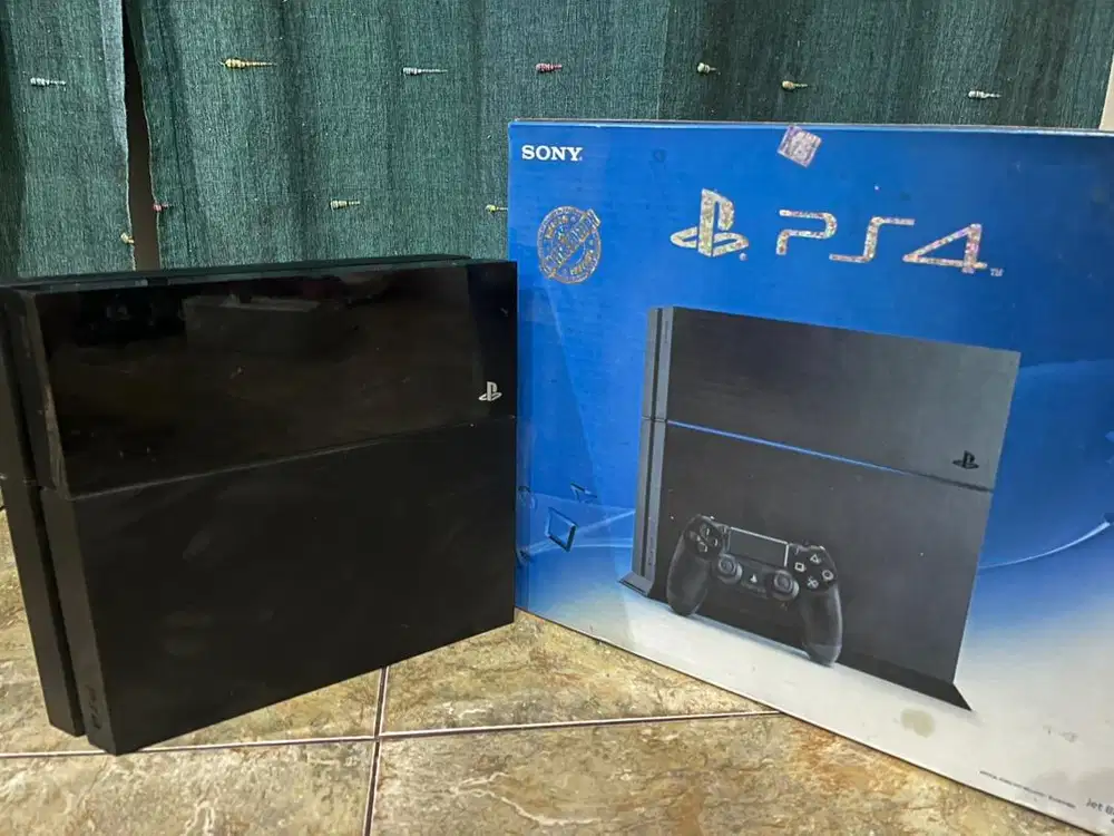 PS4 Sony (Jet Black) For Sale
