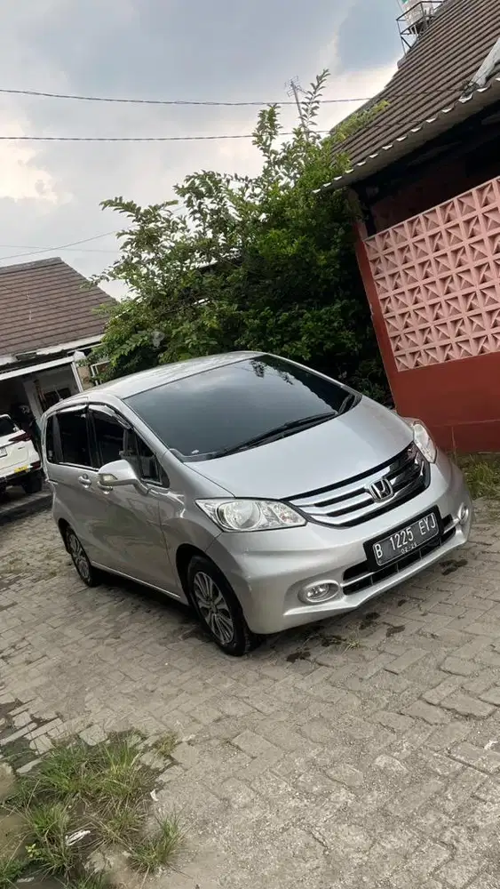 Low KM, Honda Freed PSD E 2014 Last Edition (Double Blower)