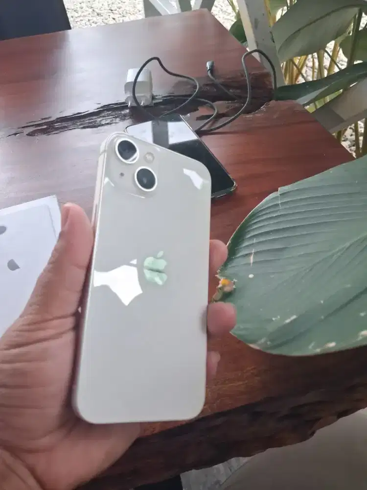 Iphone 13/128 GB BEACUKAI, Warna Starlight (Putih)