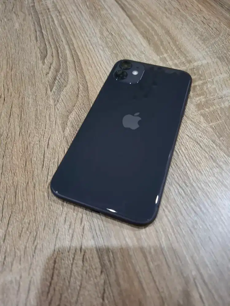 DiJual Iphone 11 64gb Ibox Like New