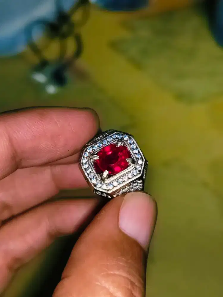 Natural Ruby Kristal Red Pigeon Blood 2.92crt Sudah Sertifikat