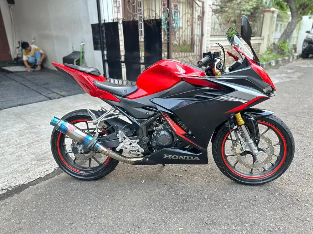 Honda CBR 150 R 2021