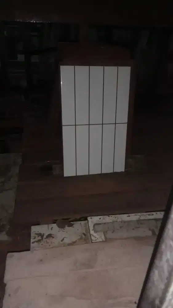 Keramik precut dan stepnosing