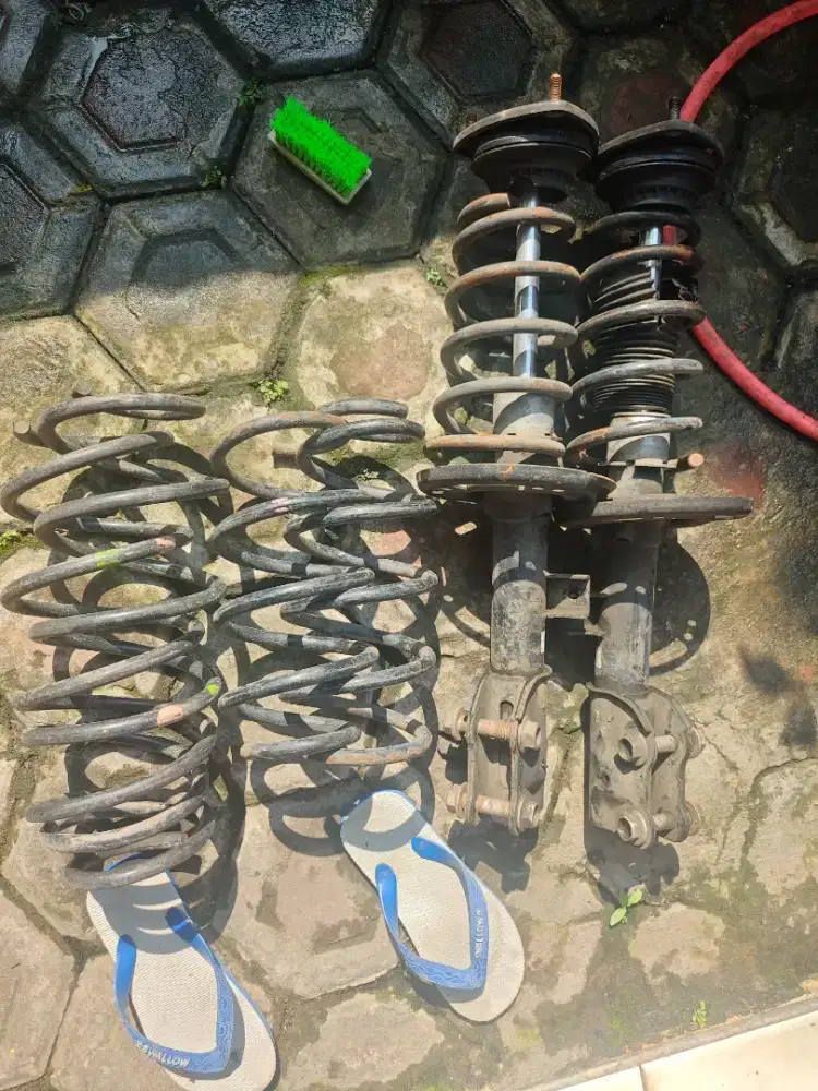 Shockbreaker depan Mazda cx5 2013 + per ceper