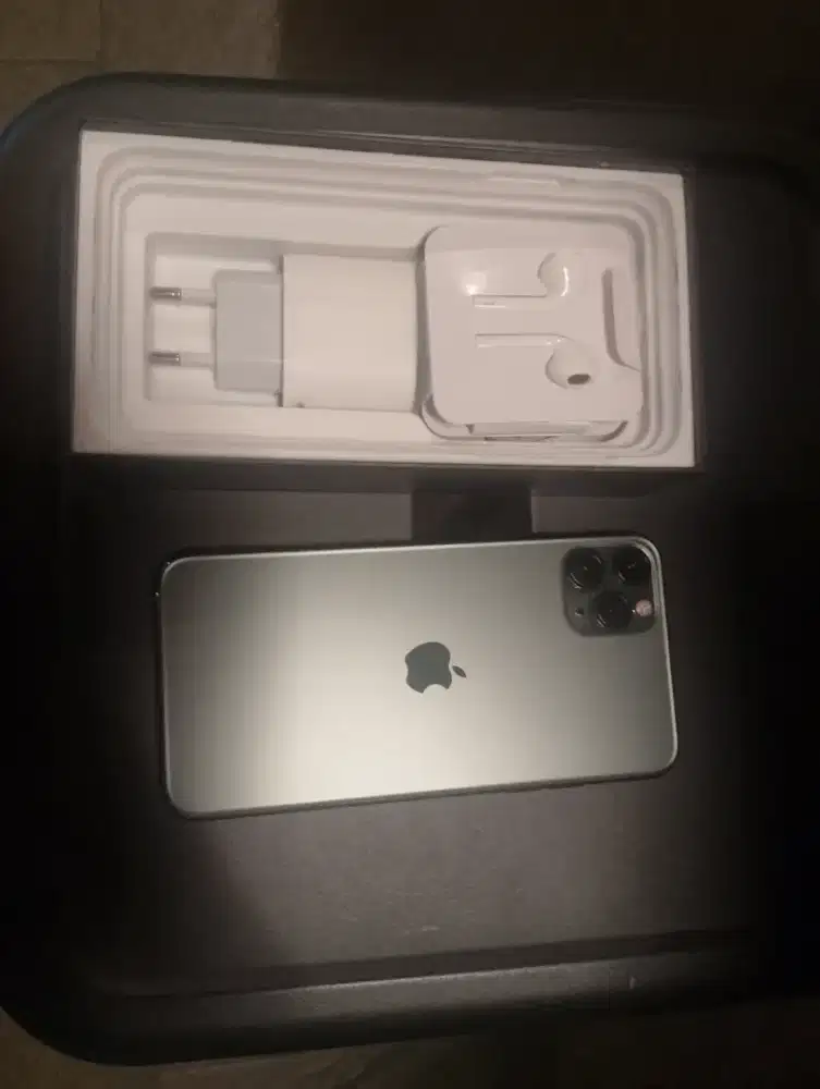 Iphone 11 pro max 256gb hanya sekali baru