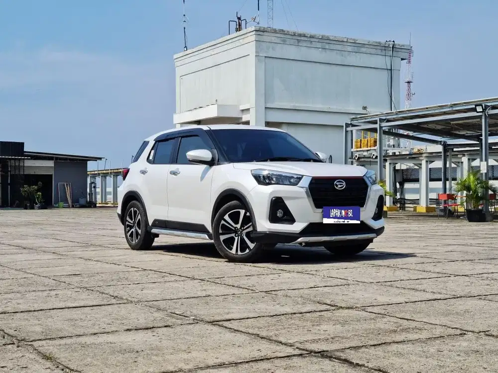 Daihatsu Rocky 1.0 R ADS Matic 2022 Km 35rb Tangan 1