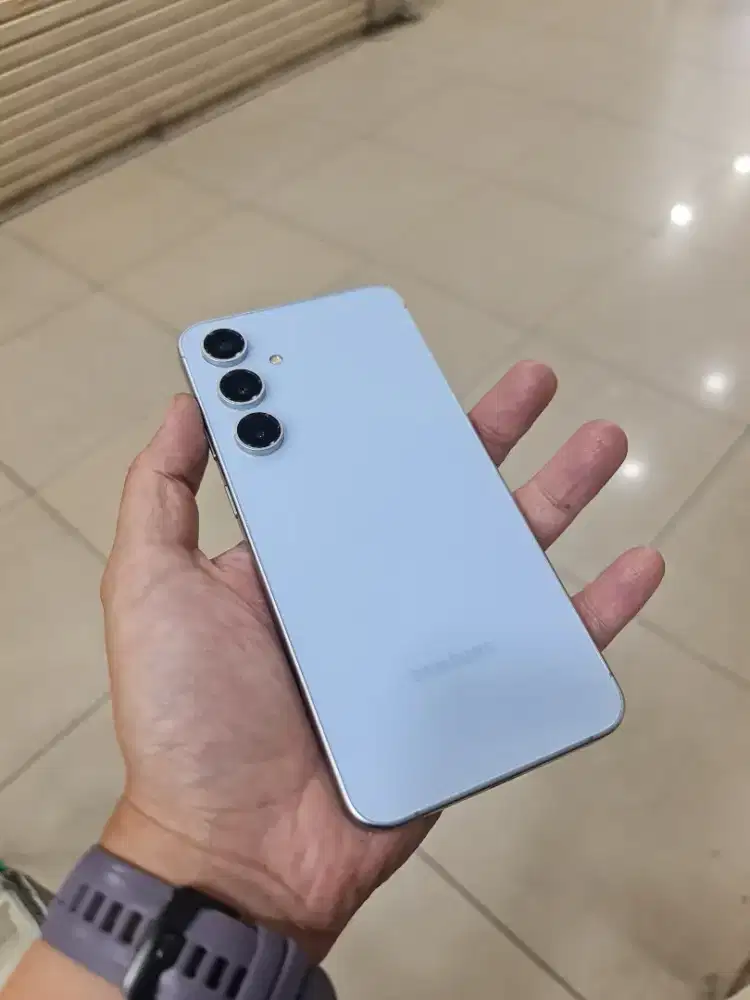 Samsung s24 fe 5g 8/128 resmi Indonesia garansi on