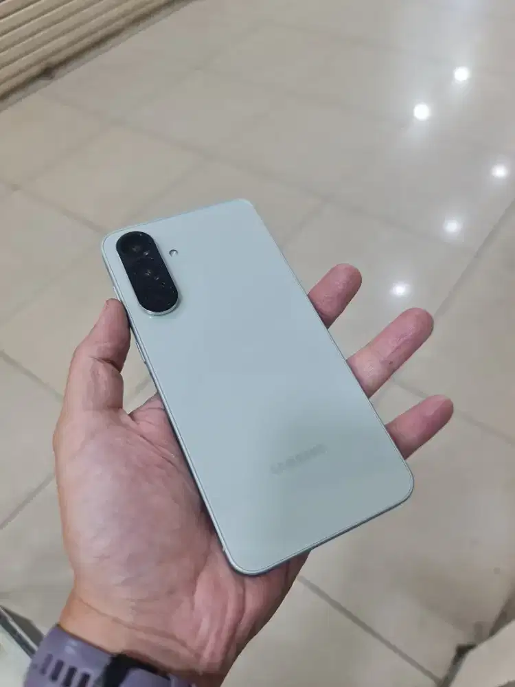 Samsung a56 5g wrna green garansi 10 bulan