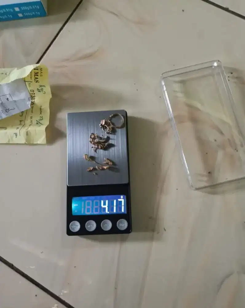 YANG MAU JUAL EMAS SILAHKAN BERKABAR