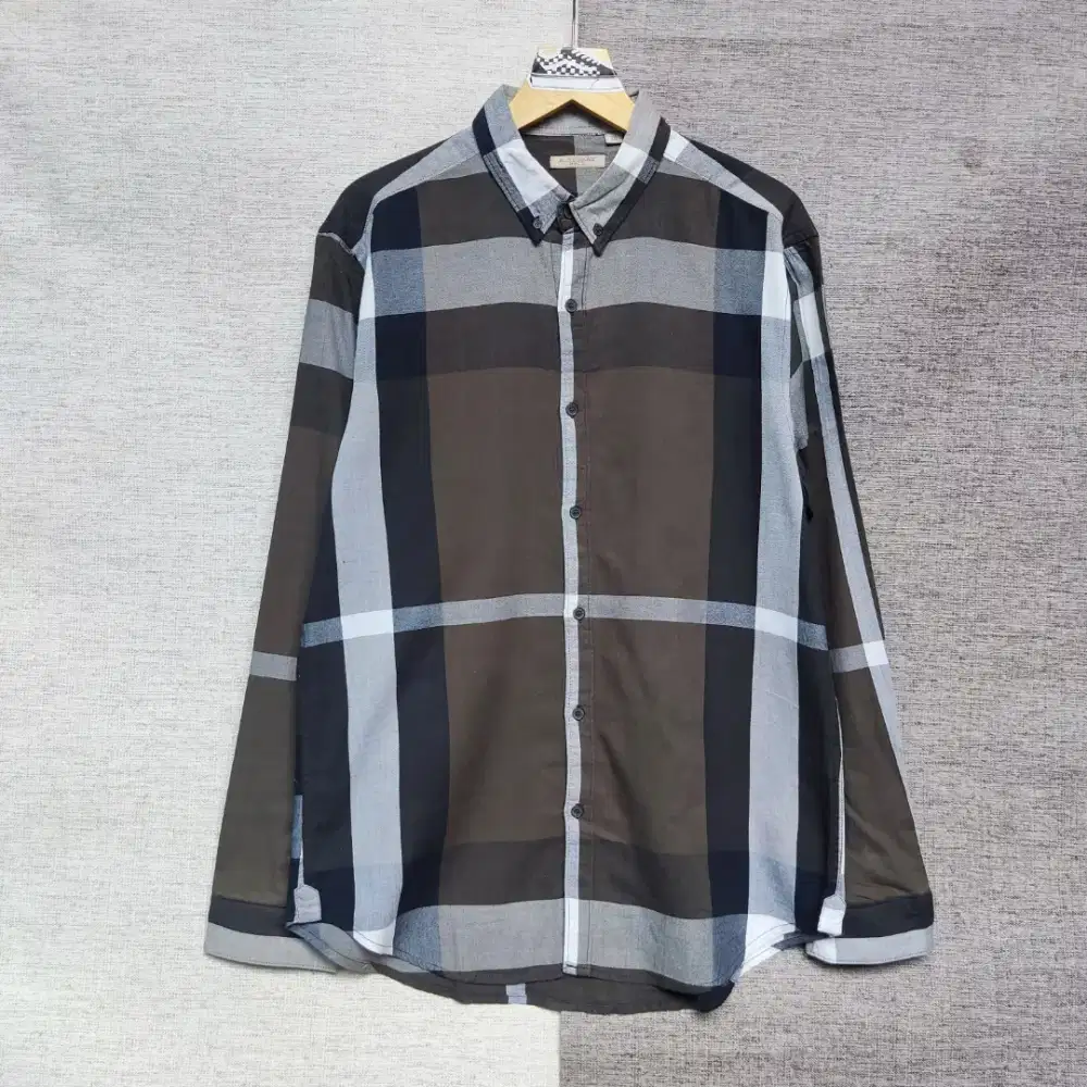 Kemeja Long Sleeve Burberry BRIT Size XL