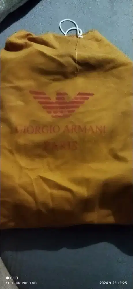 Tas branded kulit Giorgio Armani