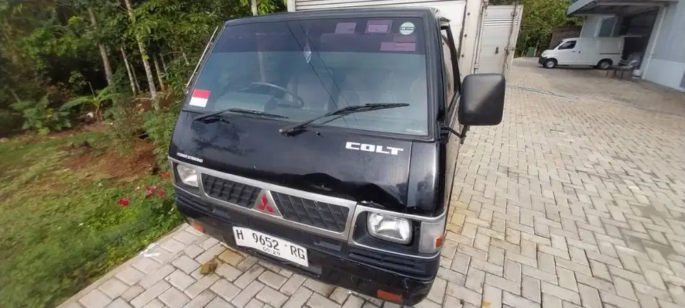 Mitsubishi Colt L 300 Box