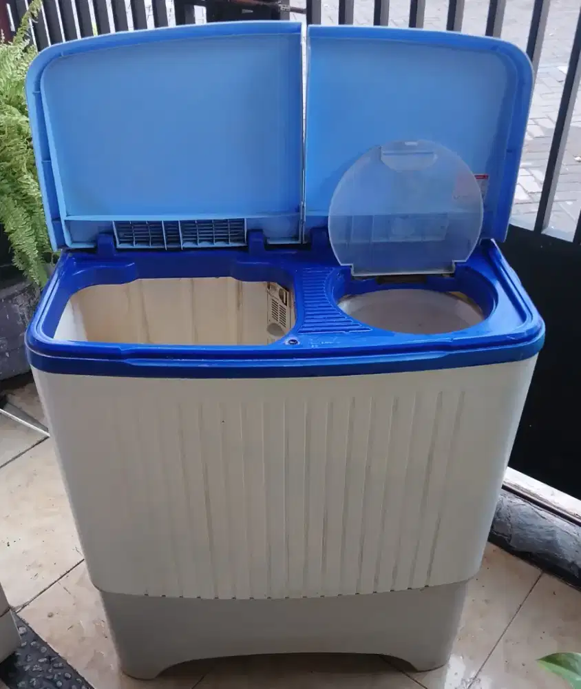 Mesin cuci 2 tabung Polytron 7 Kg normal jarang pakai MULUS SEKALI