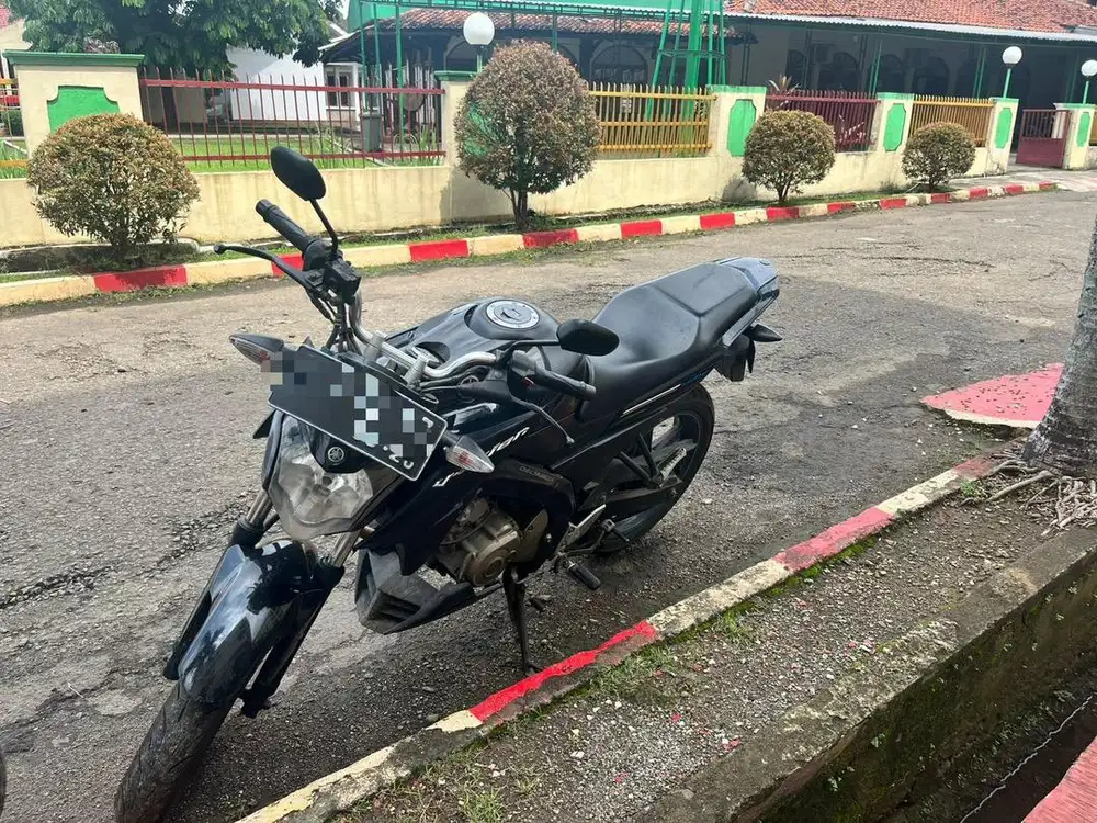 Dijual Motor Pribadi tangan pertama Vixion 2016 Black