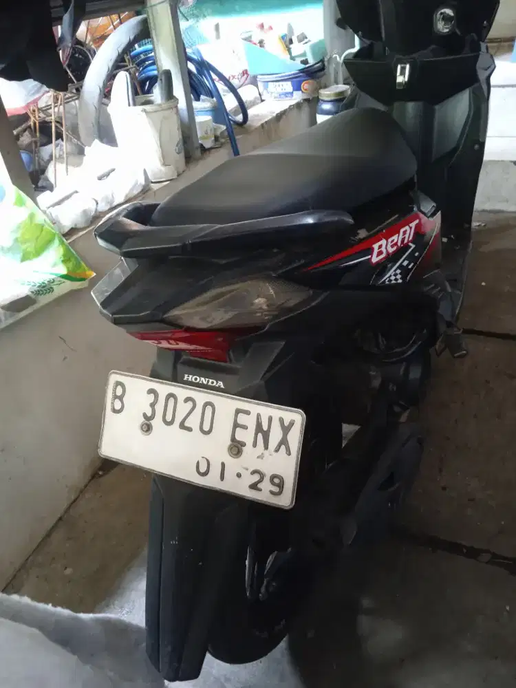 Honda Beat PGM-FI Original cat Mesin halus Body mulus Pemakaian 2019.