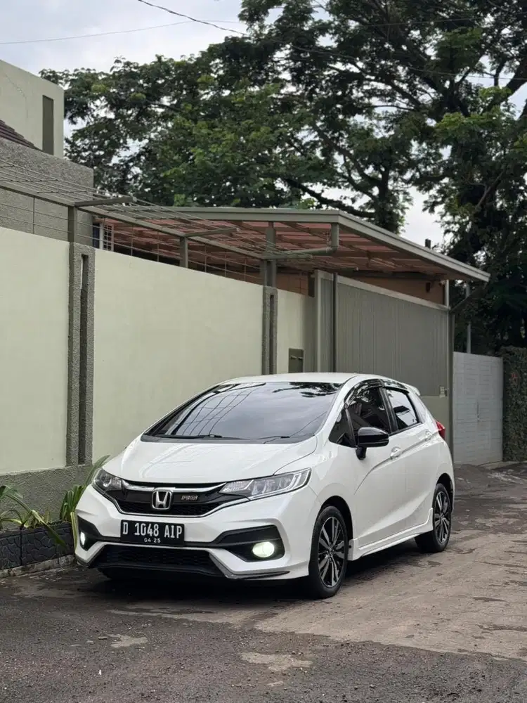 Honda Jazz rs cvt 2020 putih mulus terawat low km antik matic