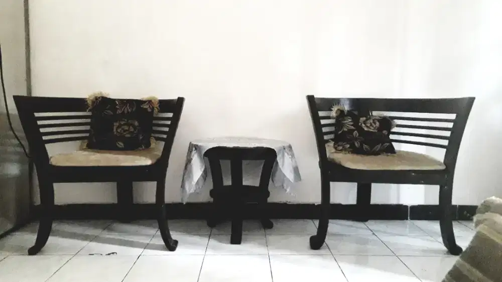1 set kursi Jepara jati dan meja