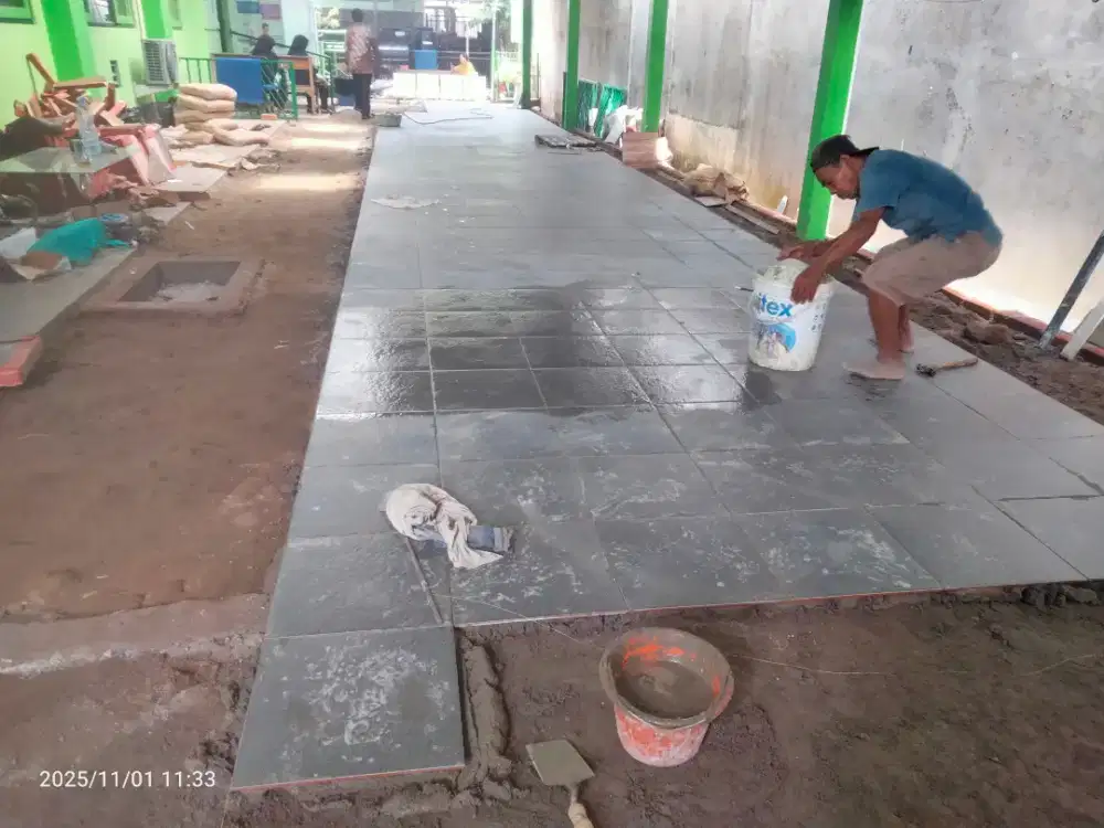 jasa tukang pasang keramik granit alusan