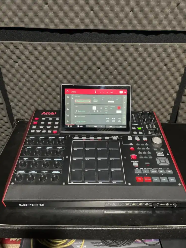 Akai Professional MPC X Standalone Sampler and Sequencer