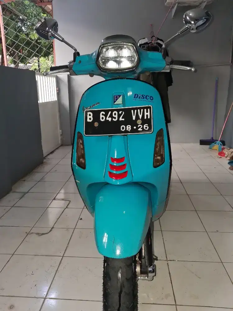 Vespa sprint s 150  blue