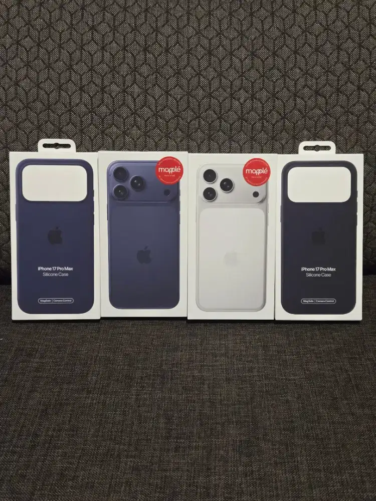 Silicon case 17 Pro Max original apple midnight black