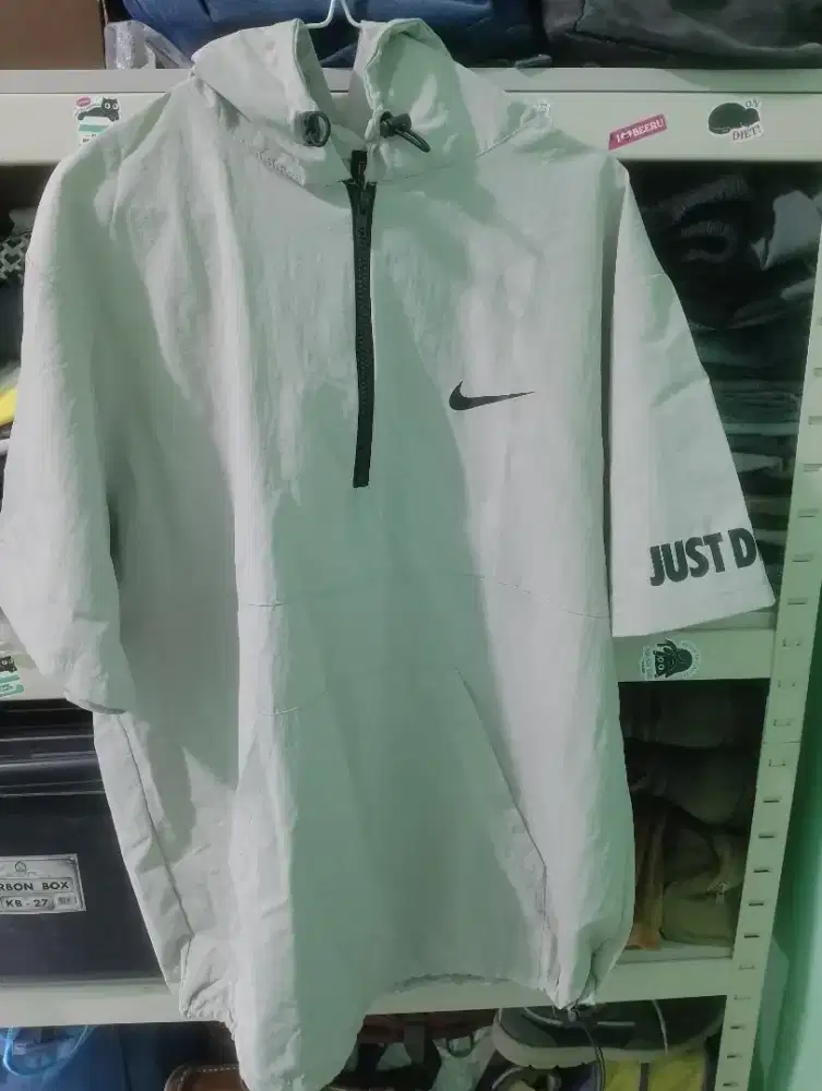 Jaket Nike anti air size M-L