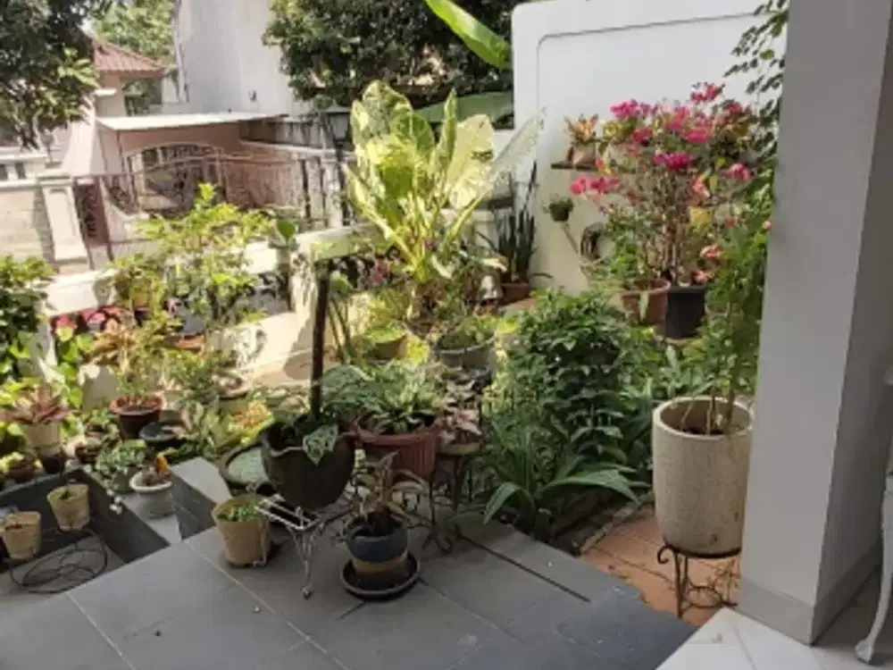 Dijual Rumah mewah 2 lantai lokasi strategis dekat mall citra grand