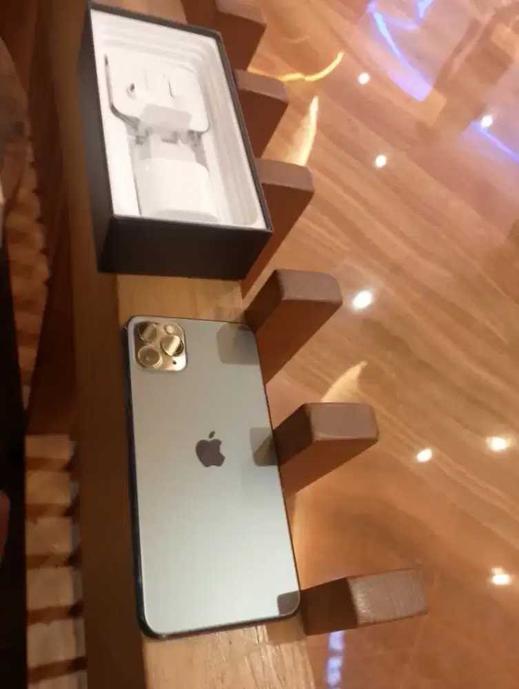 Iphone 11 pro max 256gb kelas apple emang