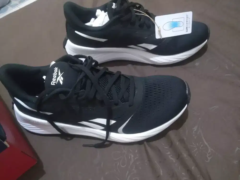 sepatu reebok new