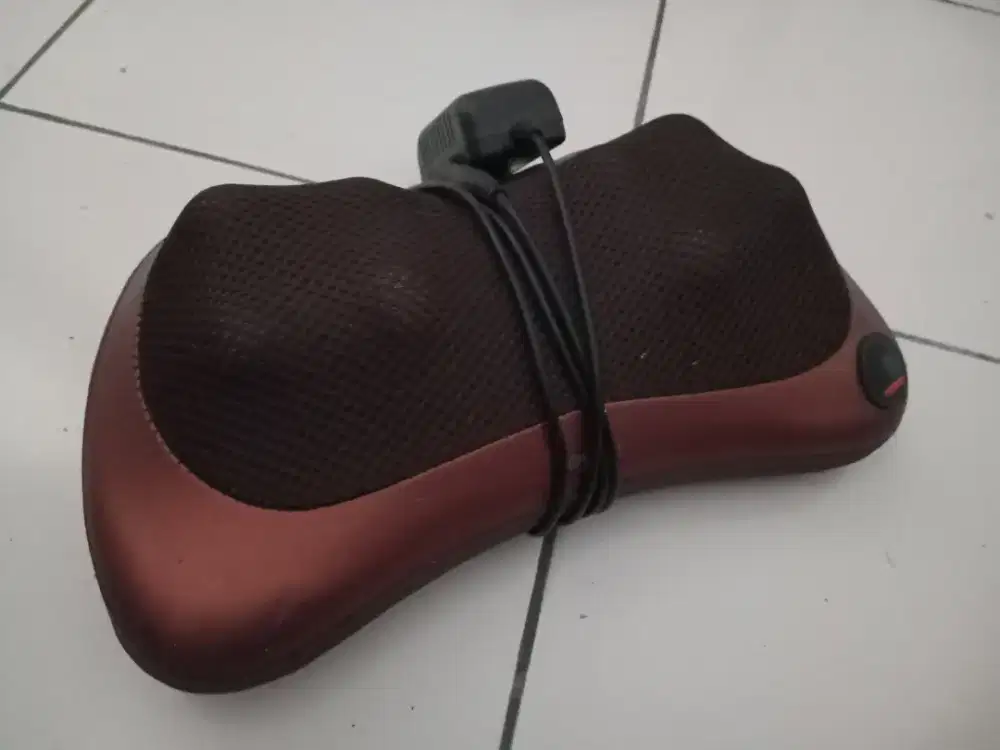 Bantal pijat terapi masih bagus