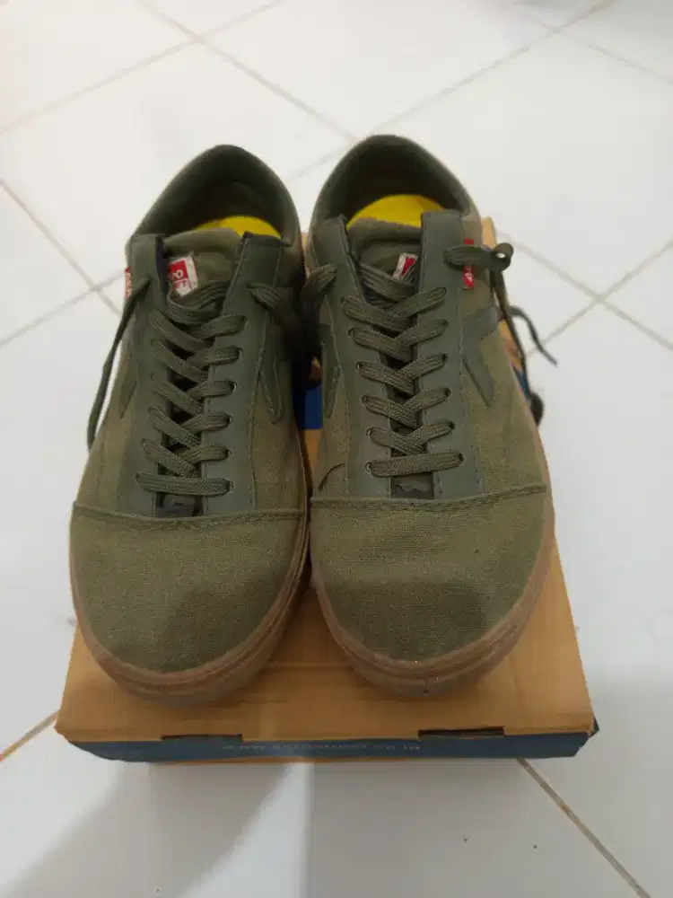 Sepatu Aero Street Massive Olive/Gum